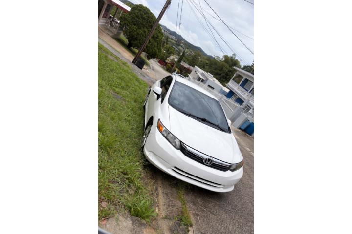 Honda Civic 2012-Para piezas o ser arreglado
