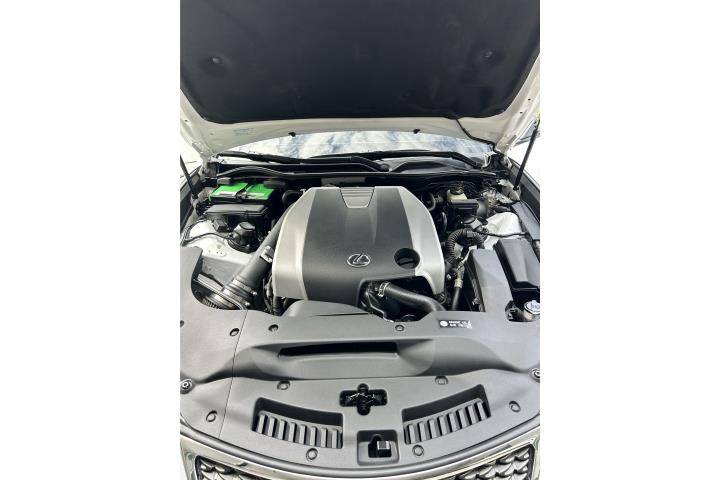 Lexus RC 350 f sport en 33,000 omo