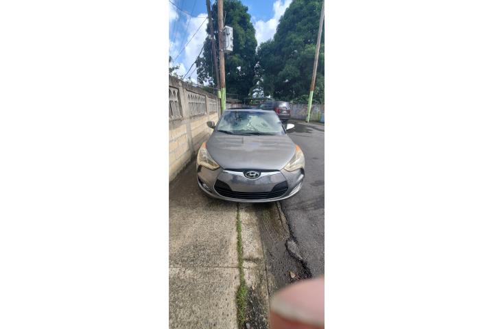 Hyundai veloster 2013