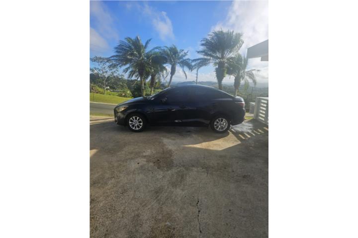 Yaris 2017 con solo 14 mil millas aut