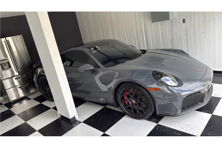 Porsche 911 GTS 2025