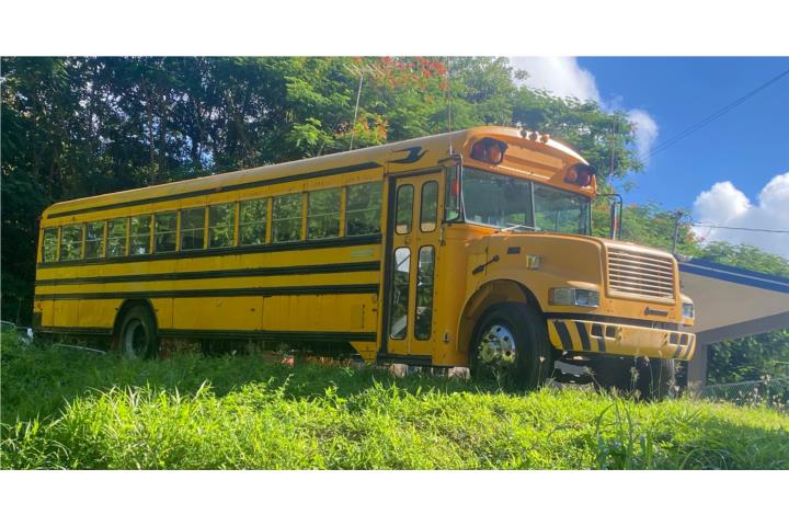 Guagua escolar 1982 motor disel 8CL $5,500
