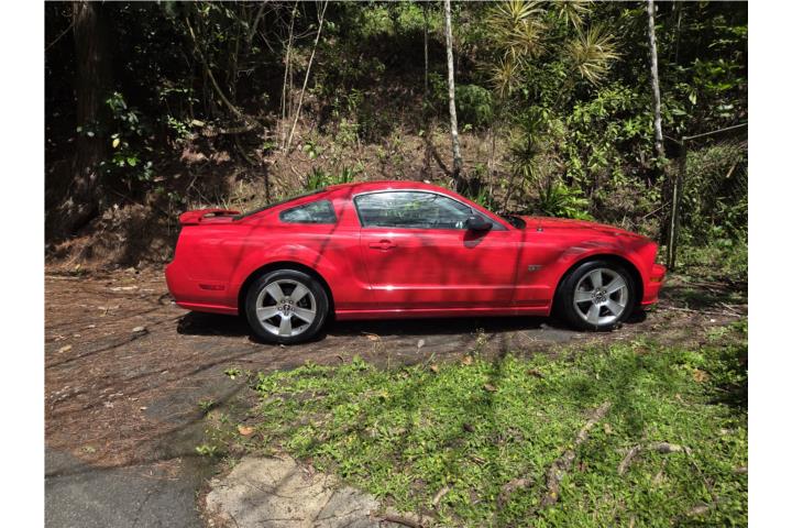 Mustang V8 2006 42k millas