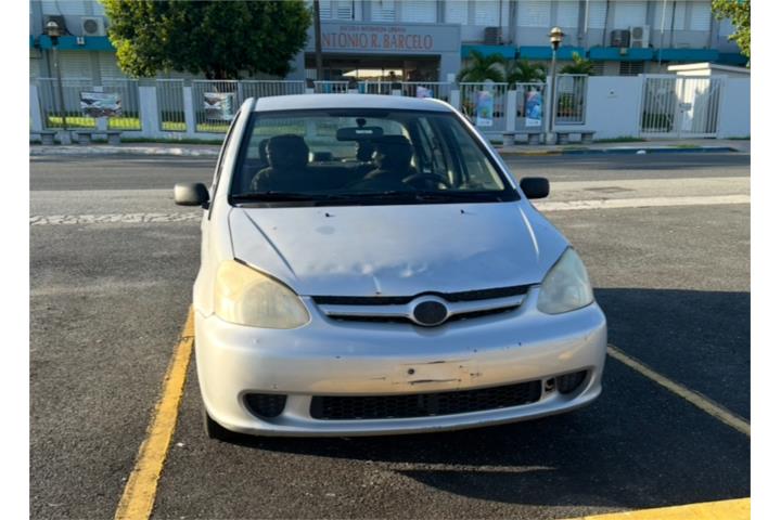 Toyota echo 2004 cuatro puertas