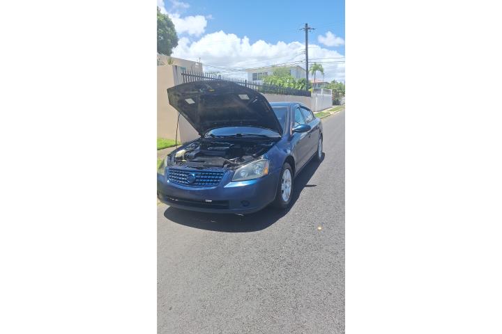 Altima se corre todo pr y bien cómodo