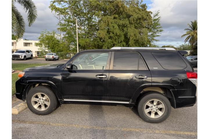 Toyota 4runner 2010 Sr5 millaje 75,000