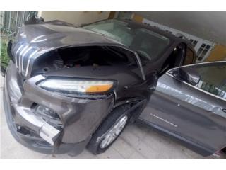 Jeep Cherokee Latitude 2016 chocada , Jeep Puerto Rico