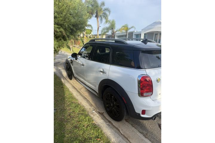 Se vende cuenta mini cooper countryman