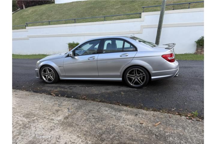 Mercedez-Benz C63 AMG 2012-Color Plata
