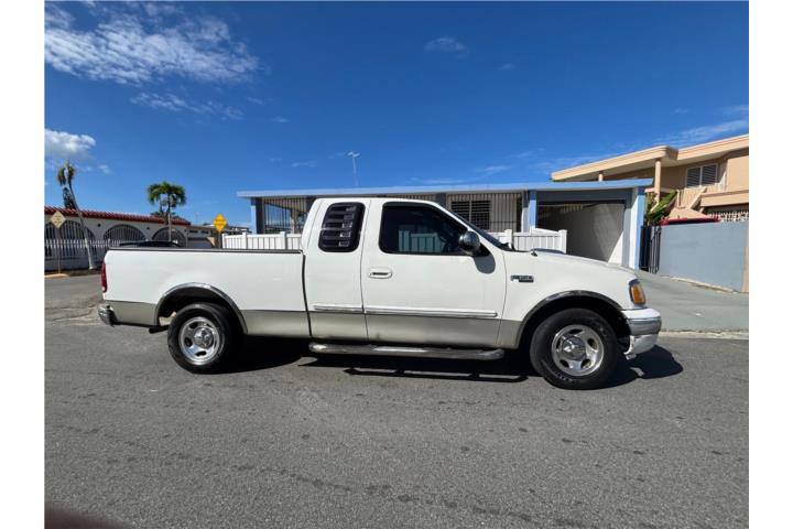 FORD F-150 CABINA Y MEDIA