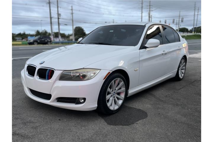 BMW 328i