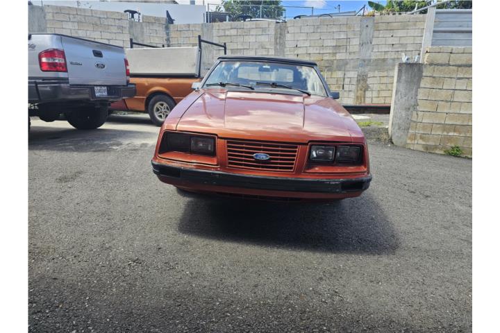 Ford  mustan 5.0 litros es convertible  están