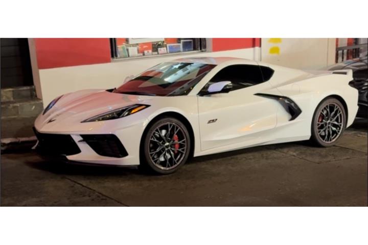 Corvette 3LT 2023 70 Aniversario