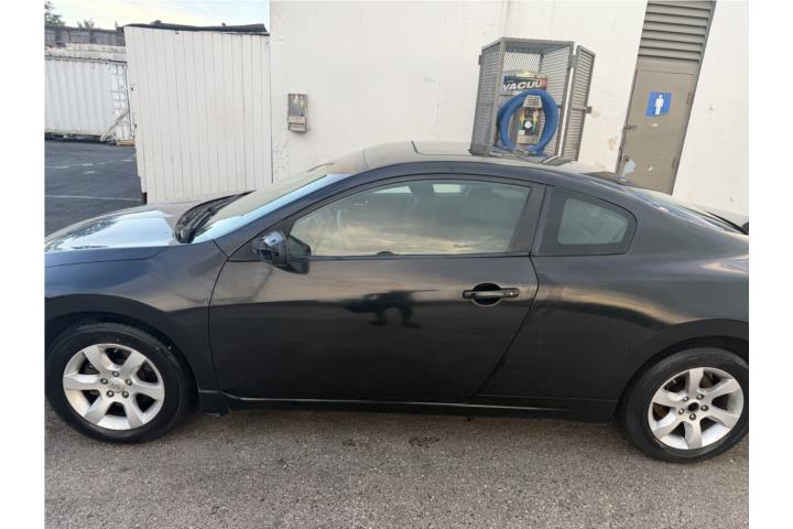 Nissan Altima coupé 2008 $1200