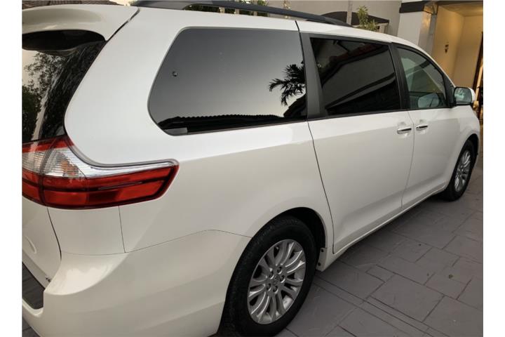 2016 Toyota Sienna limited