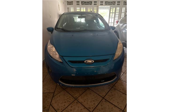 FORD FIESTA $1500.