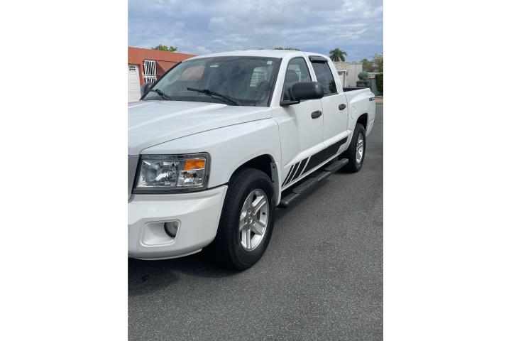 Dodge Dakota 2011