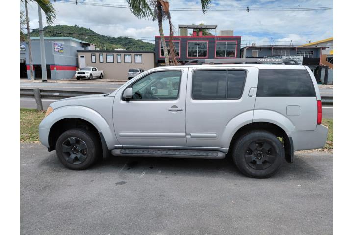 Nissan Pathfinder 2006 para piezas no sirve m