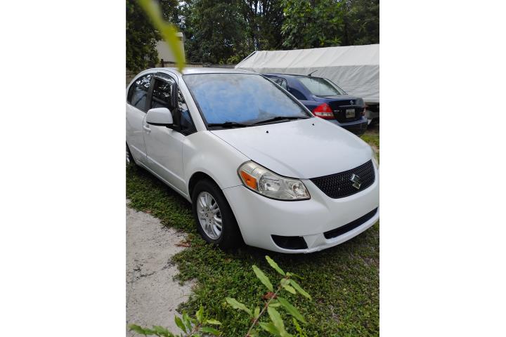 Suzuki sx4. Poco millaje, a/c friooo