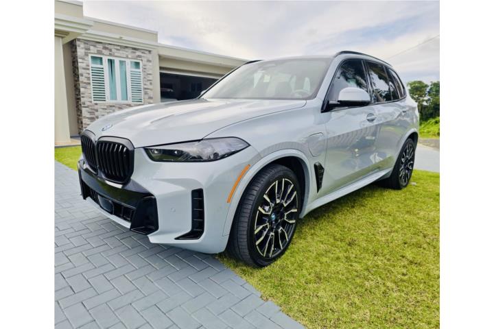 BMW X5 xDrive50e del 2024 (gris cemento)