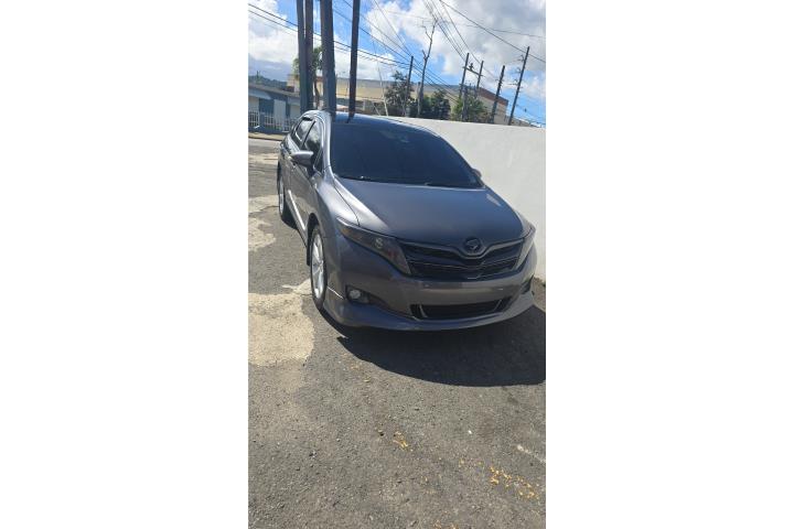 Toyota Venza 2009 $13,000 omo