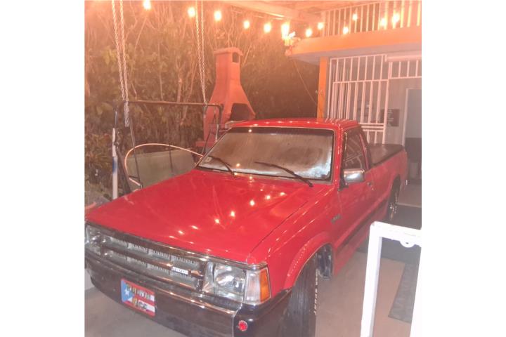 Guagua cabina y media