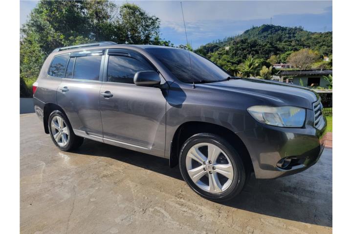 TOYOTA HIGHLANDER 2010