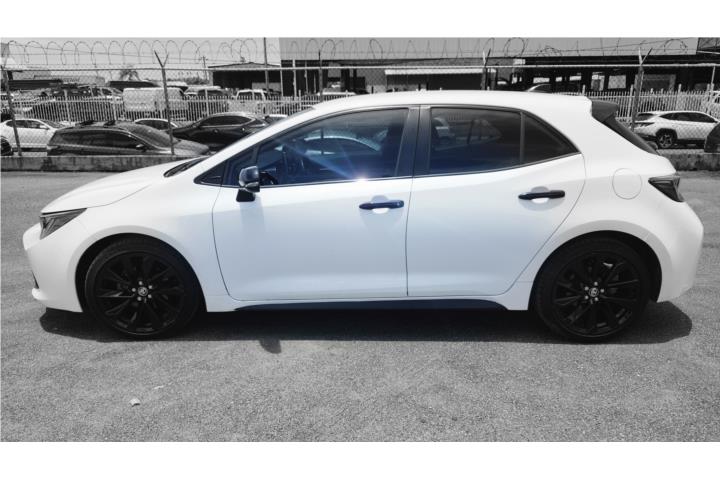 Toyota Corolla Hatchback SE