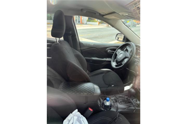 Selling a well-maintained Jeep Model 2019