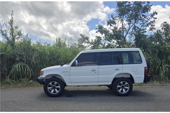 Mitsubishi Montero 1996