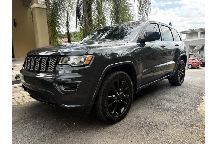 Jeep Grand Cherokee año 2018, $18,500.00