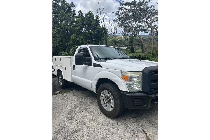 Se vende ford 250 service body 2015