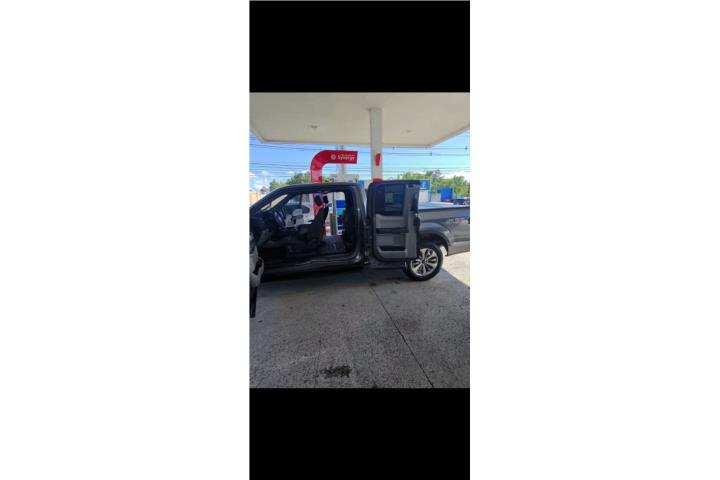 F150 STX 2018 61,000 millas. $16,000
