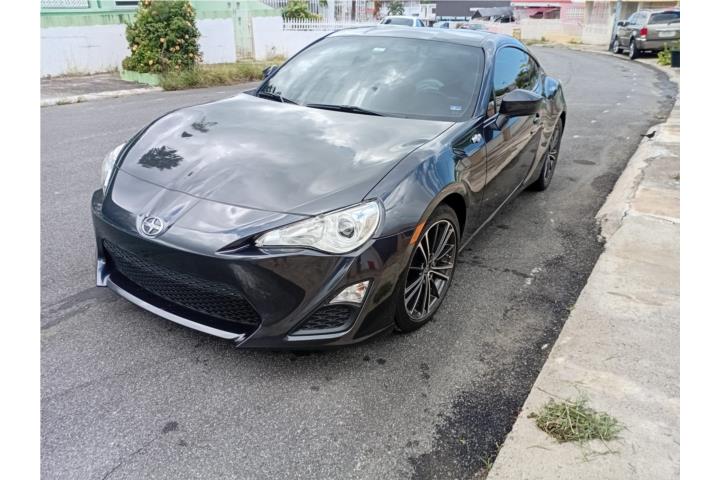 Scion FRS Aut. 2016  16k millas único dueño