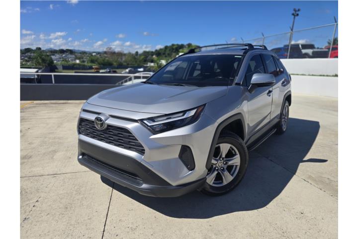 Rav 4 XLE con 15k millas $31995