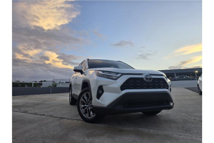Rav 4 XLE PREM $35995 Llama (787)920-3137