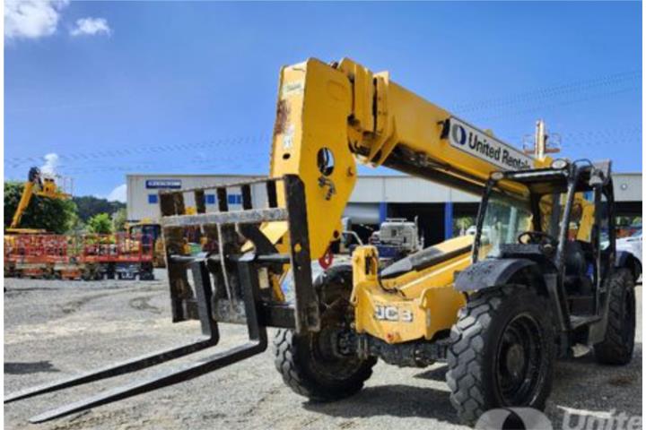 FORKLIFT VARIABLE REACH 7000# 38-44'