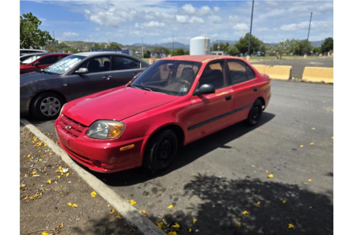 Hyundai brio 2004 1,000 fijo