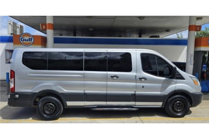 SE VENDE FORD TRANSIT T350 2016 PASAJEROS