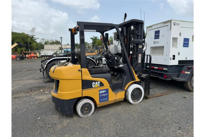 Montacargas USADO CAT 5000lbs | TESELTA