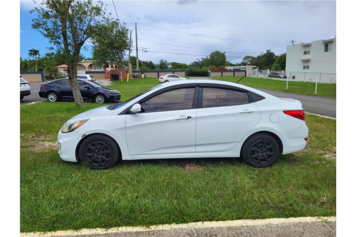 Hyundai Accent 2013 poco millaje buenas condi