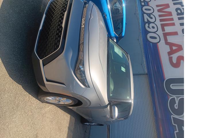Kia Soul 2025 - Gris - ¡Moderna y Espaciosa!