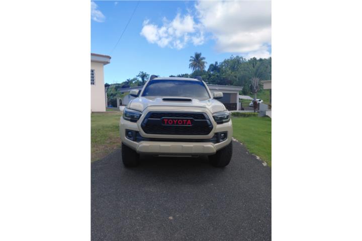 Se vende toyota tacoma 2017
