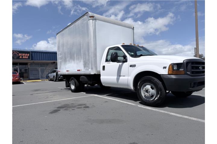 Ford F350 solo 20,000 millas