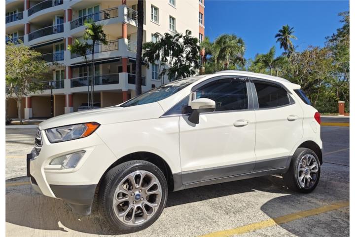 Ford EcoSport Titanium 4WD 2022 - 30k millas