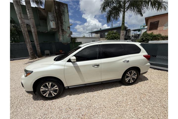NISSAN PATHFINDER 2018