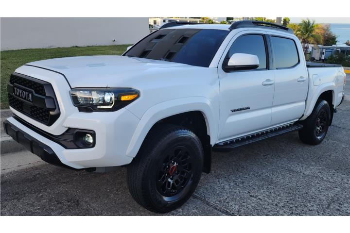 TOYOTA TACOMA V6 MUCHOS ACCESORIOS TRD$18895