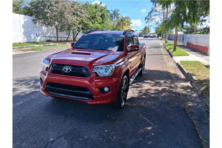 Toyota Tacoma V6 4X2 OMO solo 53,500 millas