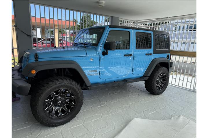 2018 JEEP WRANGLER ULTD SPORT 24,810 MILLAS