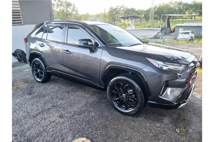 2024 RAV4 XSE hybrida Sunroof  48 millas